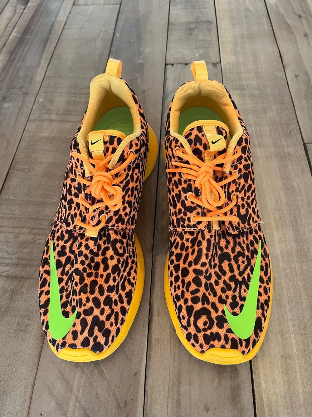 Nike Roshe Run Men’s Size 9.5 FB Orange Leopard Sneakers Rare (580573-838)